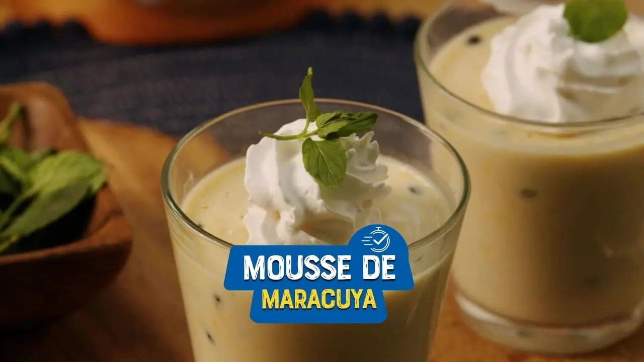 Mousse de Maracuyá Rio Grande con crema batida y hojas de menta